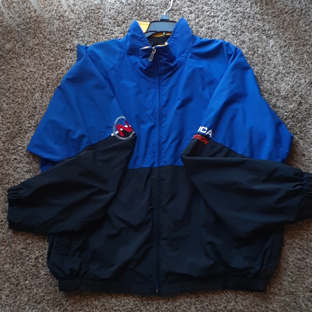 Vtg nautica windbreaker